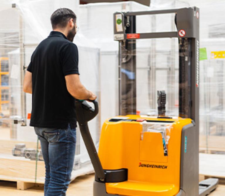 IBZ Bild Fachbereich Unternehmensprozesse Betriebstechnik Logistik