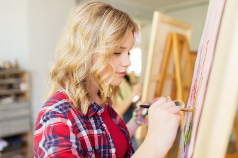 ipso haus des lernens angebot junge frau kunst atelier futura