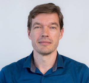 Dr. Robert Haak