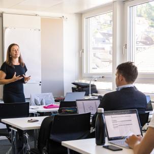 ifa angebot wirtschaftsinformatik studiengang business analyst nachdiplomstudium hoehere fachschule